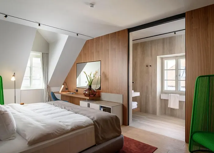 Zlata Ladjica Boutique