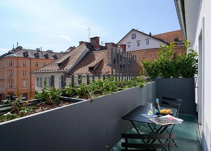 Zlata Ladjica Boutique