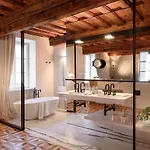 Zlata Ladjica Boutique