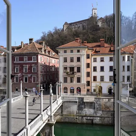 Zlata Ladjica Boutique ليوبليانا