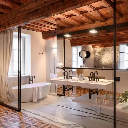 Zlata Ladjica Boutique