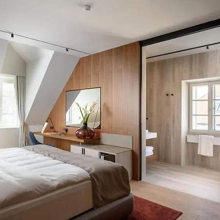 Zlata Ladjica Boutique