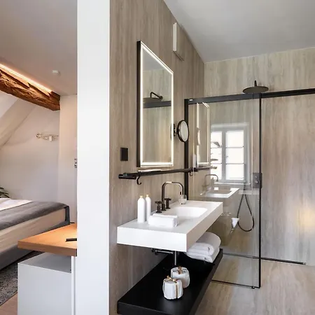 Zlata Ladjica Boutique Liubliana