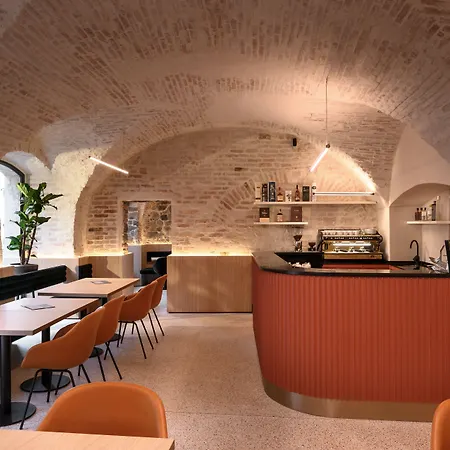 Zlata Ladjica Boutique Liubliana