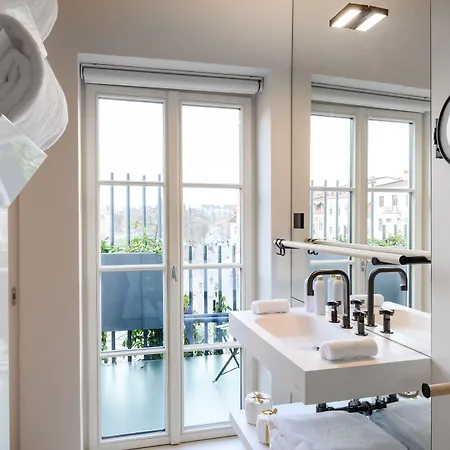 Zlata Ladjica Boutique