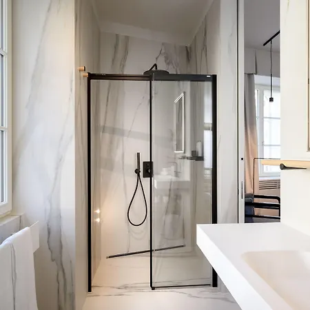 Zlata Ladjica Boutique Ljubljana