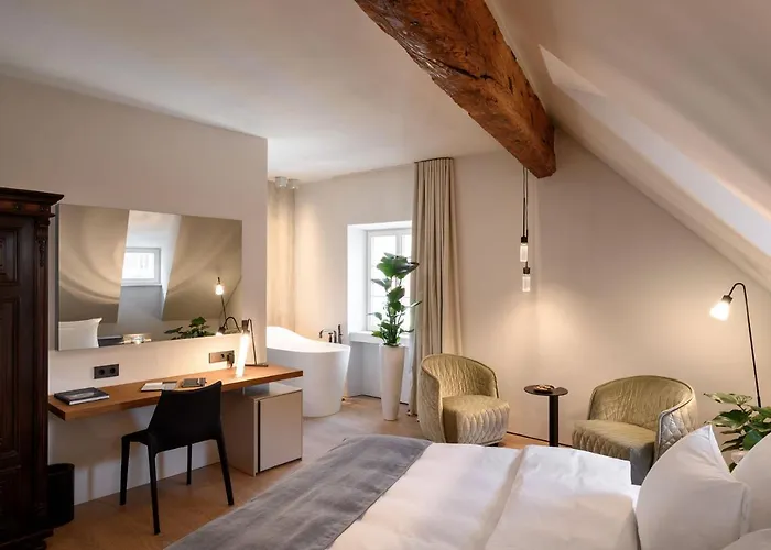 Zlata Ladjica Boutique