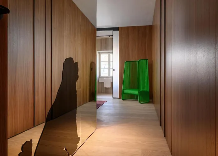 Zlata Ladjica Boutique Laibach