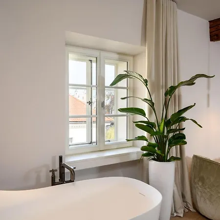 Zlata Ladjica Boutique 5* Liubliana