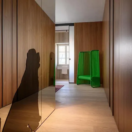 Zlata Ladjica Boutique Ljubljana