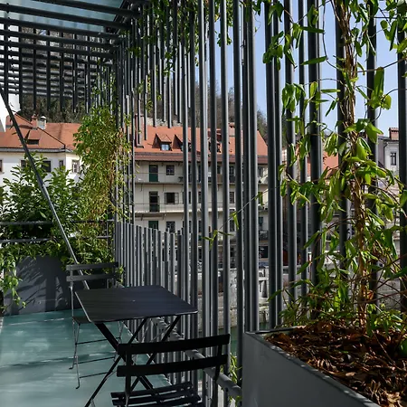 Zlata Ladjica Boutique