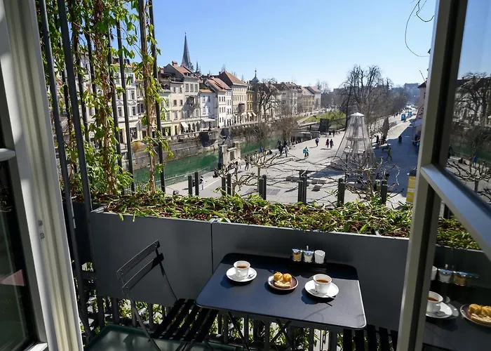 Zlata Ladjica Boutique Ljubljana